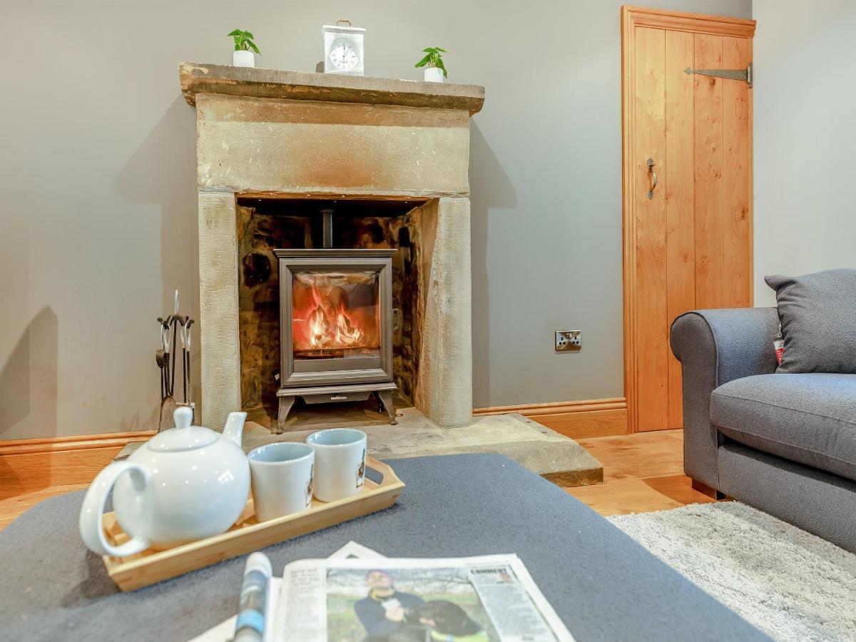 Buntingfield Farmhouse Villa Ashover Bagian luar foto