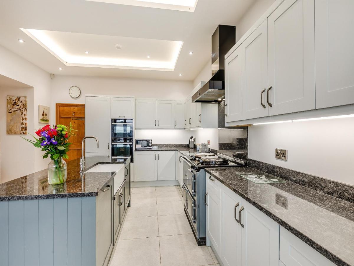 Buntingfield Farmhouse Villa Ashover Bagian luar foto