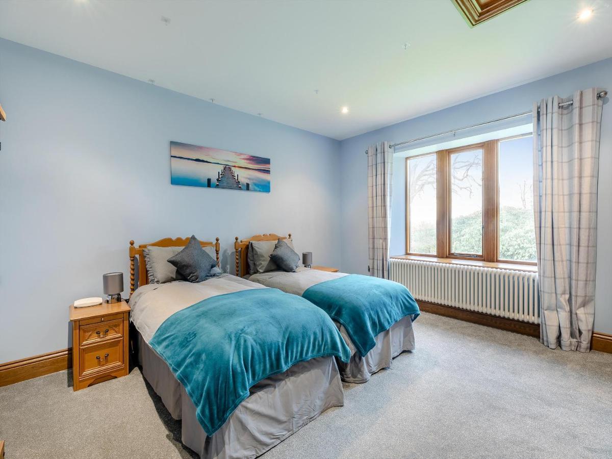 Buntingfield Farmhouse Villa Ashover Bagian luar foto